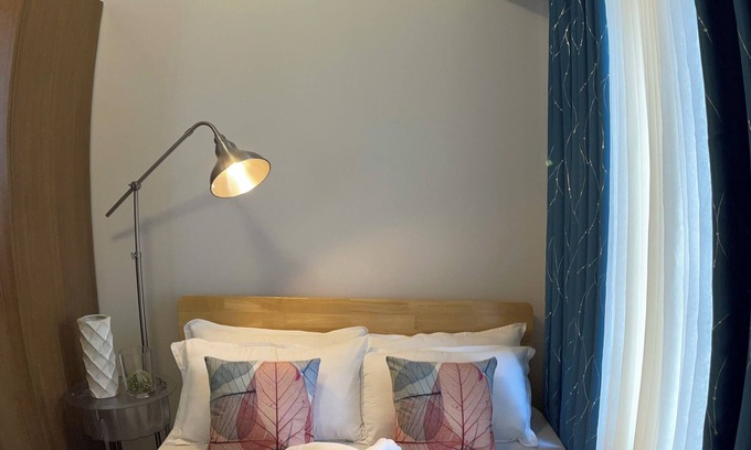 Ermita Condominio | Cozy 1-bedroom condo near UP Manila, US EMBASSY and St. Luke's Medical Center