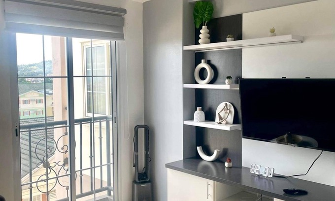Guadalupe Condominio | Cozy 1-bedroom condo with WiFi, rooftop pool &fitness room in pleasant Cebu City