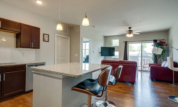 Inglewood Condominio | Cozy 1-bedroom condo in Nashville w/ WiFi, washer/dryer, minutes from downtown.