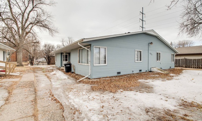 West Fargo Condominio | Cozy 1-bedroom condo in wonderful West Fargo with WiFi, AC