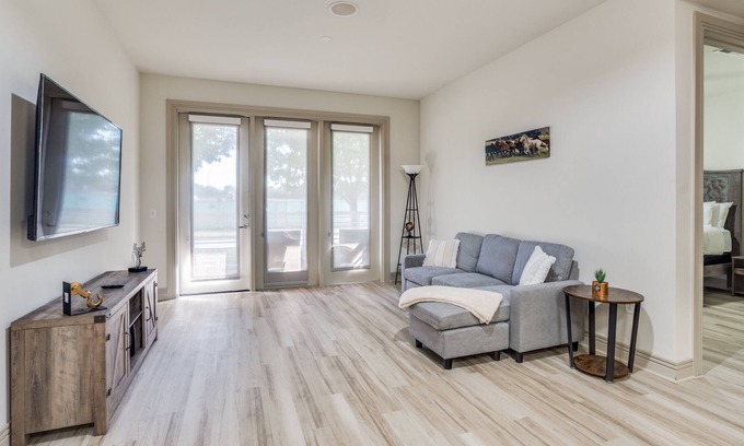 Addison Apartamento | Cozy 1-bedroom Condo with Resort-Style Living