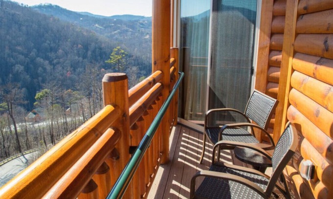 Gatlinburg Complejo | Cozy 1-Bedroom Deluxe King Bed Villa: Westgate Smoky Mountain Resort Gatlinburg