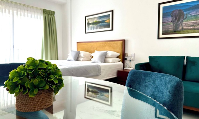 Negombo Apartamento | Cozy 1-bedroom fully furnished apartment in charming Negombo beach road.