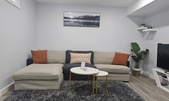 Southeast Calgary Casa | Cozy 1 Bedroom Guest Suite