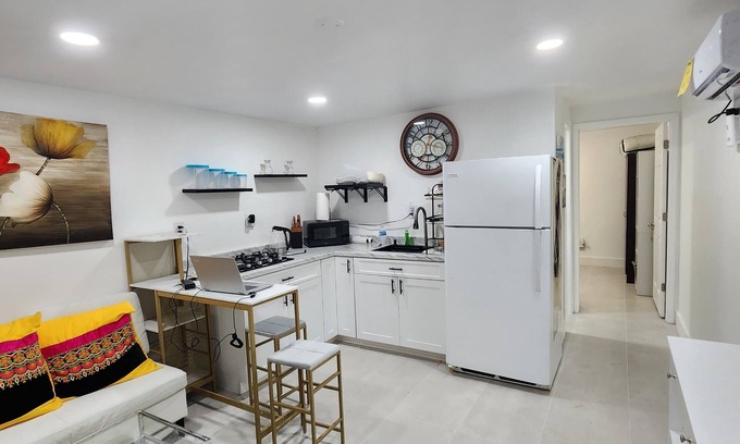 Tampa Casa | Cozy 1-bedroom mobile home in awesome Tampa with AC