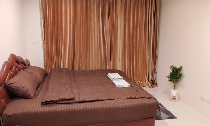 Wichit Condominio | Cozy 1-bedroom mountain view condo with AC and WiFi in charming Panwa