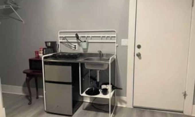 Mojave Casa | COZY 1-bedroom Studio with private entrance with AC, WiFi in peaceful Mojave