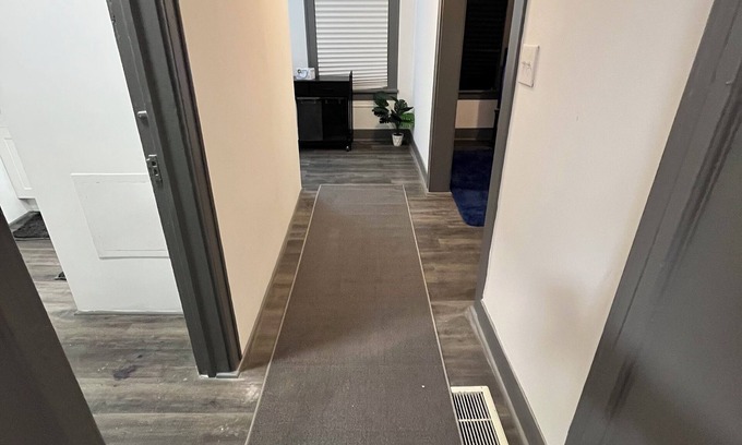Erie Apartamento | Cozy 1 bedroom apartment near Downtown Erie and lakeshore is walking distance.
