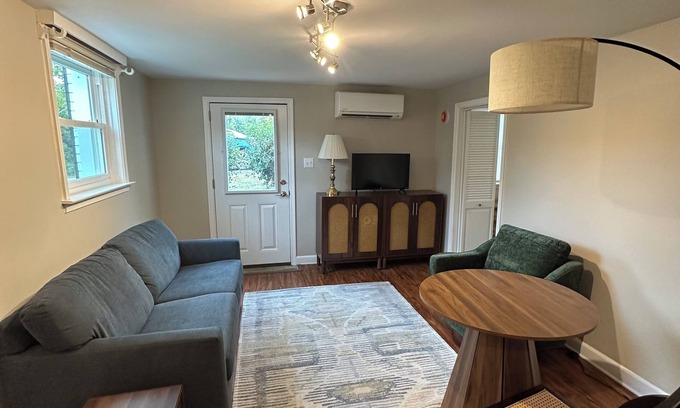 Belmont Apartamento | Cozy 1-bedroom apartment in charming Charlottesville with AC, laundry, and wifi