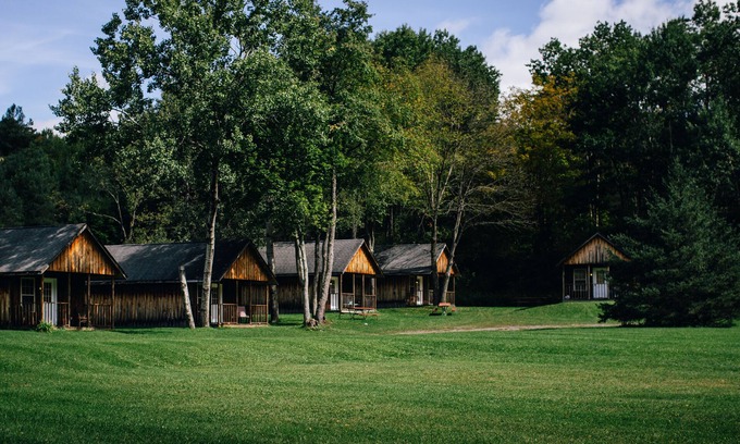 Blodgett Mills Cabina | Cozy 1 Room Log Cabin with Bathroom near Ski Resort in Upstate New York