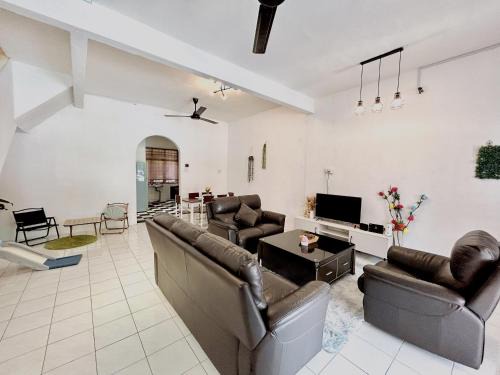 Central Seberang Perai Casa | Cozy 10 Entire House 4 Bedroom At Alma Bukit Mertajam