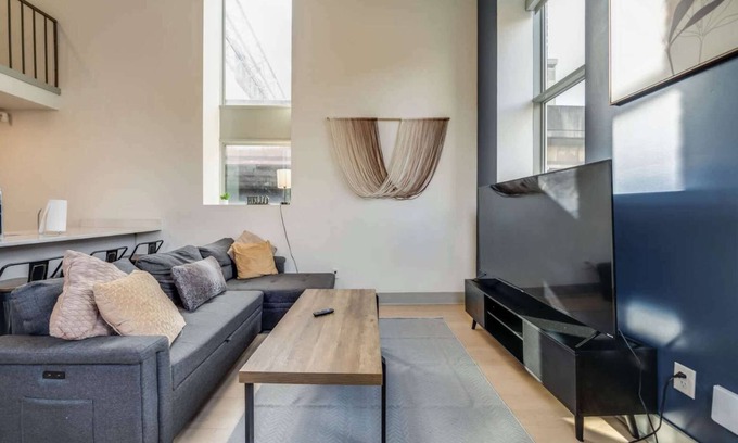 Downtown Louisville Apartamento | Cozy 11-Unit Loft w/Med District | Free Parking