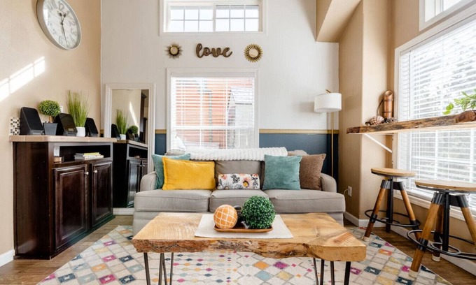 Woodland Park Casa | Cozy 1BR Chalet | Pikes Peak, Grill & Relaxing Patio