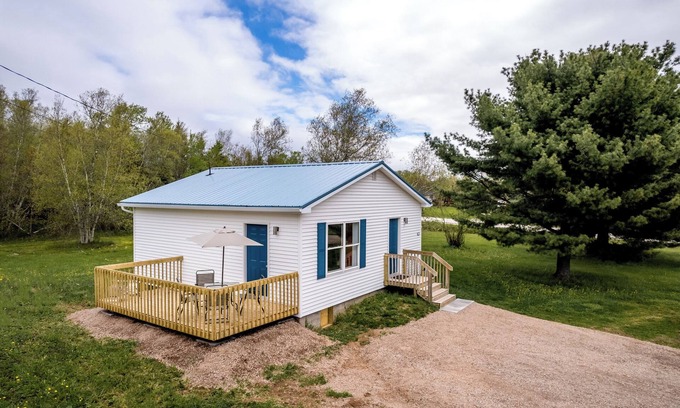 Annapolis Valley Casa | Cozy 1BR Home on 1 Acre | Furnished | All-Inclusive Monthly
