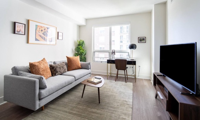 Pentagon City Apartamento | Cozy 1BR in Arlington, Rooftop Pool + Pet-Friendly