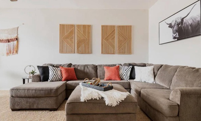 Central Colorado Springs Casa | COZY 2/2 TOWNHOME, 6 MILES FROM DOWNTOWN COLORADO SPRINGS