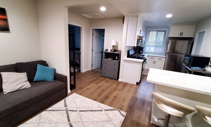Concord Casa | Cozy 2 bdr unit in the center of East bay