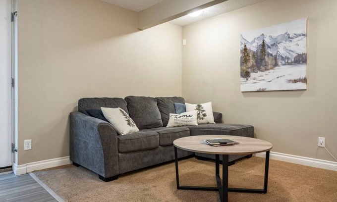 Silverado Apartamento | Cozy 2 Bdrm Basement Suite in SW Calgary