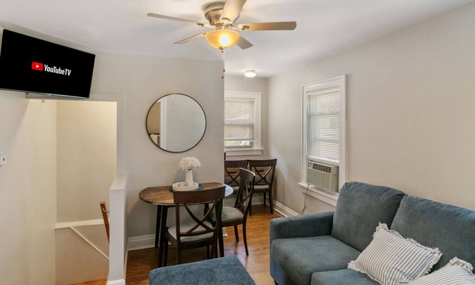 Highwood Apartamento | Cozy 2 bed Apt- 2 train stops to the Naval Base!