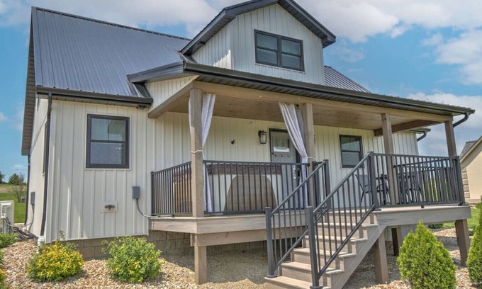 Millersburg Cabaña | Cozy 2 Bed/Bath Cottage With Private Hot Tub
