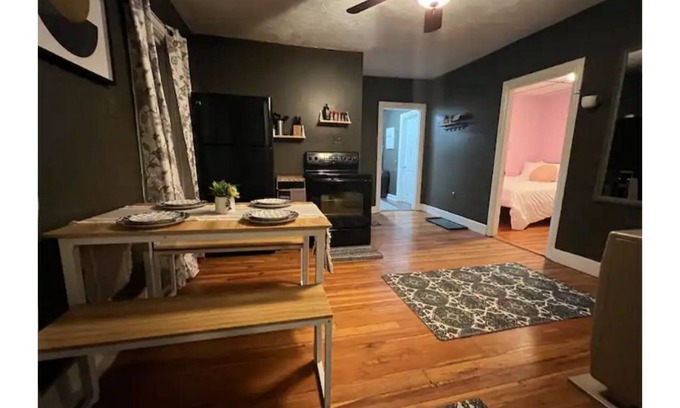 Federal Hill Casa | Cozy 2 Bed W/ FREE Parking in ❤️ of Little Italy