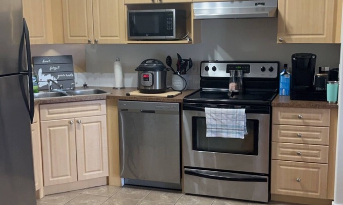 Spruce Grove Condominio | Cozy 2 bedroom 2 bathroom condo!