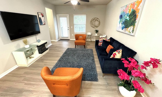 Northside Apartamento | Cozy 2-bedroom apartment in nice Jacksonville with WiFi, fitness room - Sleep 6!