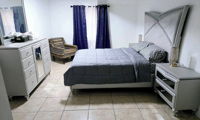 East Orange Apartamento | Cozy 2-bedroom apartment in awesome East Orange. A place to thrive