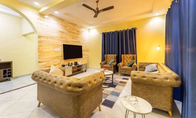 Santeo Casa | Cozy 2-bedroom apartment with WiFi, AC in amazing East Legon