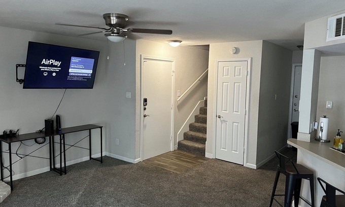 Southwest Carrollton Apartamento | Cozy 2-bedroom apartment fully equipped with everything you need!