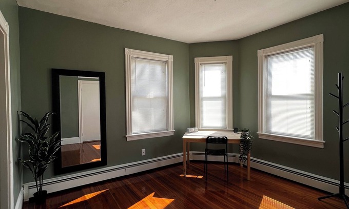 Wanskuck Apartamento | Cozy 2-bedroom apartment Providence with WiFi, AC