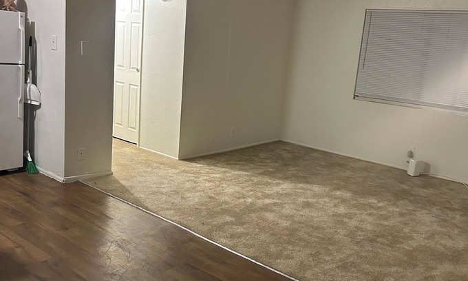 Las Vegas Apartamento | Cozy 2-bedroom apartment in cool Las Vegas with AC, WiFi