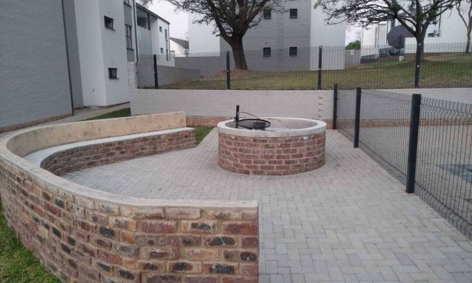 Nelspruit Apartamento | Cozy 2-bedroom apartment in enjoyable Mbombela with AC