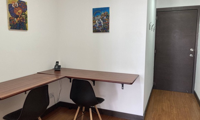 La Floresta Apartamento | Cozy 2-bedroom apartment with WiFi, fitness room in charming Quito