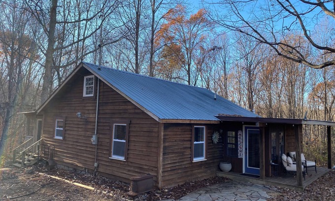 Pegram Cabina | Cozy 2-bedroom cabin on 5 private acres in charming Pegram, TN