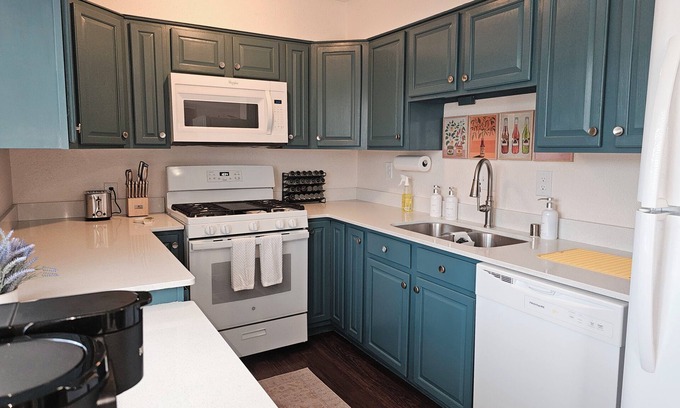 Montgomery Park Condominio | Cozy 2-bedroom condo in Uptown Albuquerque