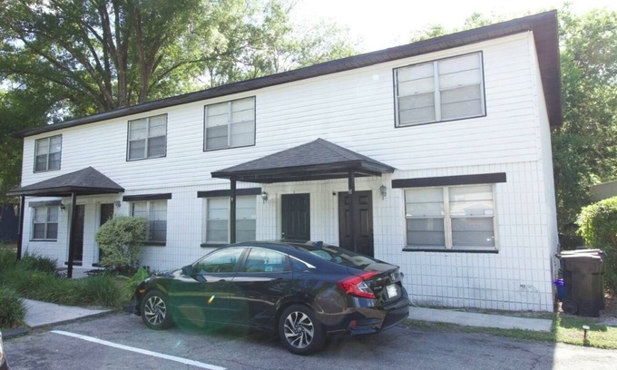 Gainesville Condominio | Cozy 2-bedroom condo with WiFi, AC in quiet NW Gainesville, FL