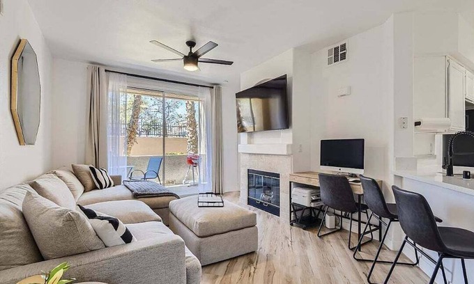 Rhodes Ranch Condominio | Cozy 2-bedroom condo with AC, WiFi in SW Las Vegas-A Desert Gem