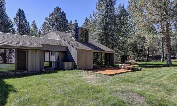 Sunriver Condominio | Cozy 2-bedroom condo with WiFi and AC in charming Sunriver
