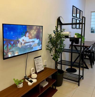 Lucena Apartamento | Cozy 2 Bedroom Home in Lucena with AC and Fast WiFi
