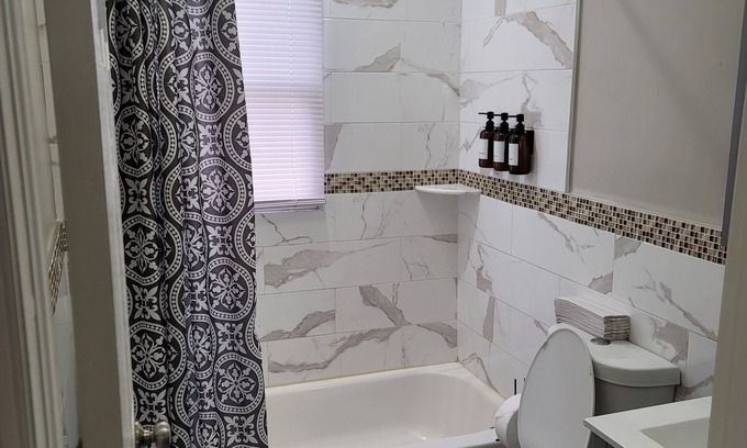 Teaneck Casa | Cozy 2-bedroom house in welcoming Teaneck with AC, WiFi