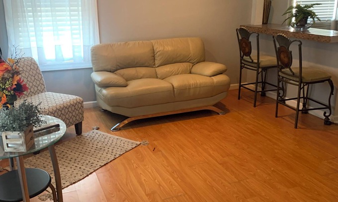 Forestview Casa | Cozy 2-bedroom house with huge gated yard in enjoyable Homewood Illinois