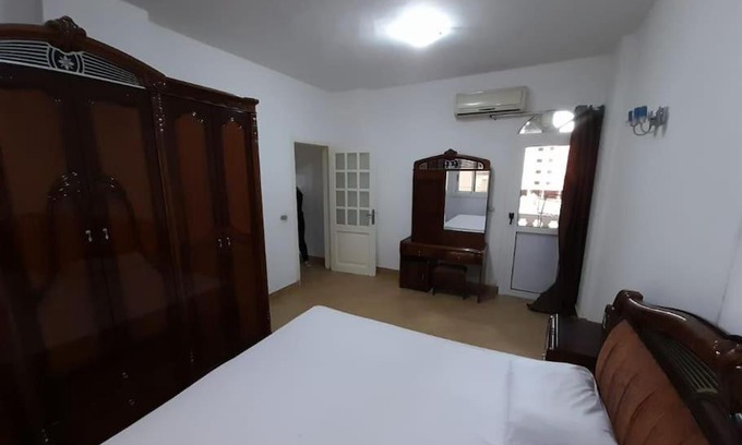 Village Road Apartamento | Cozy 2 bedroom in Alkawser Metro