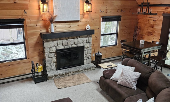 Lake Harmony Casa | Cozy 2 Bedroom In the Woods! Firepit! Peaceful place for romantic getaway!