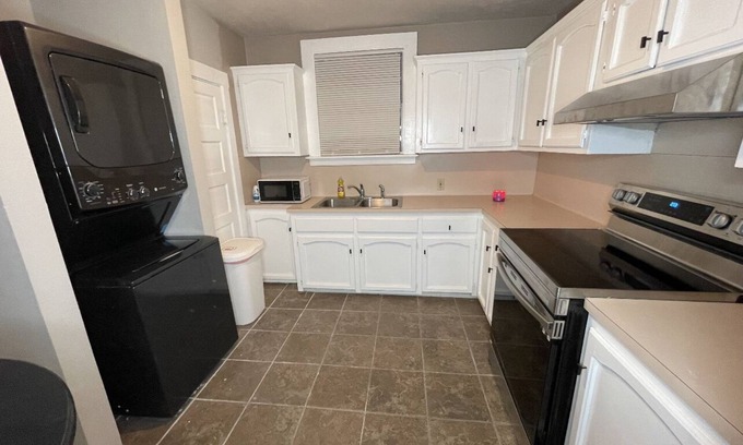 Port Allen Apartamento | Cozy 2 Bedroom lower apartment home