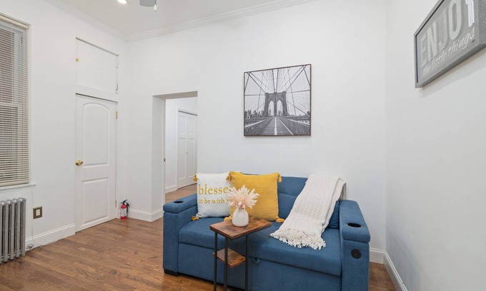 North Bergen Apartamento | Cozy 2-bedroom minutes to Manhattan/ Times Square/ Central Park