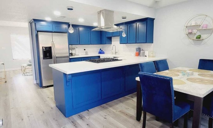Greenacres Condominio | Cozy 2-bedroom + office condo in Bakersfield! Entire place for you