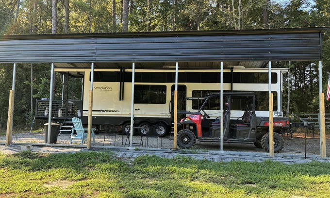 Farmerville Casa | Cozy 2-bedroom RV in charming Farmerville 2 miles to boat ramp on DArbonne Lake