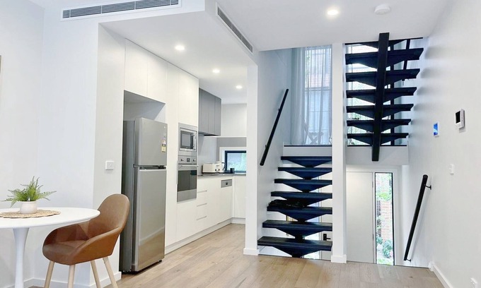 Braddon Casa | Cozy 2-bedroom townhome with AC and WiFi in charming Braddon