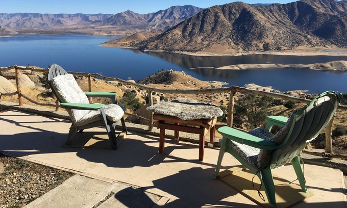 Wofford Heights Cabina | Cozy 2-bedroom cabin with spectacular endless view of lake Isabella. Hot tub.